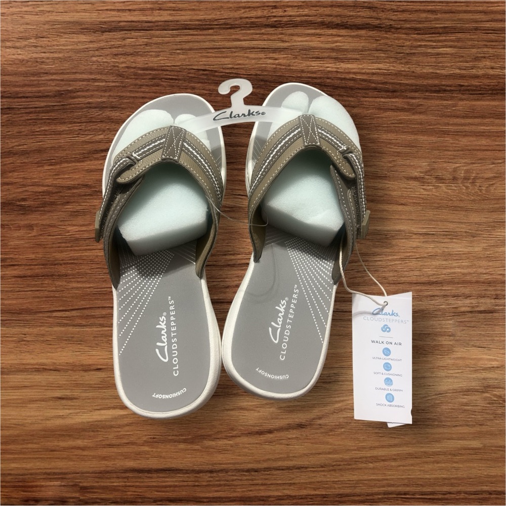 COPY - Clarks Cloudsteppers Sandals in Gray and White